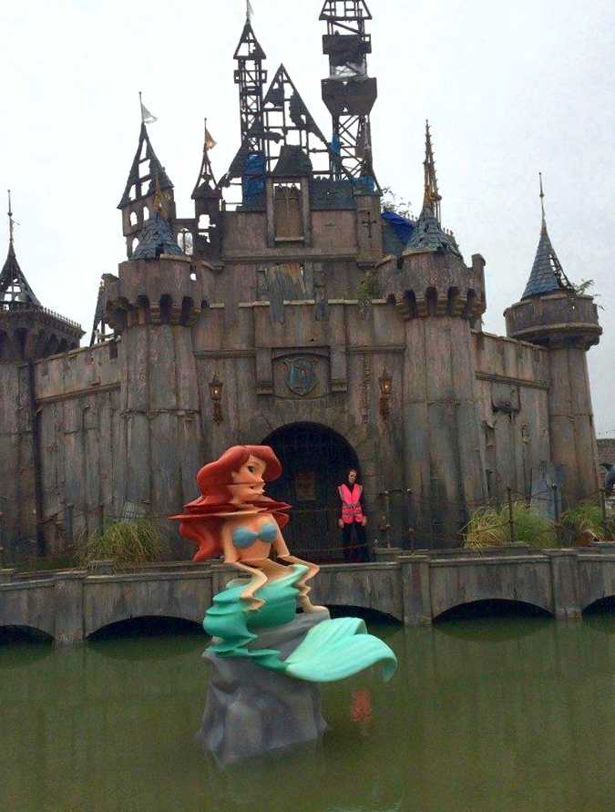 banksy-theme-park-dismaland-2