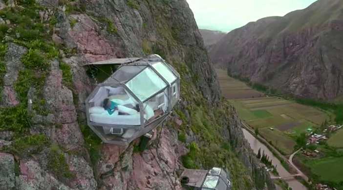 scary-see-through-suspended-pod-hotel-peru-sacred-valley-81